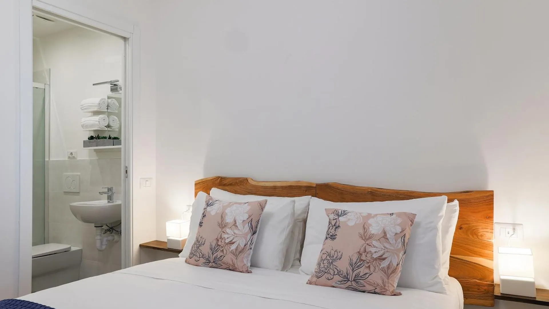 Apartment Villa Eugenia Suite - By Myhomeincomo Carate Urio Italy