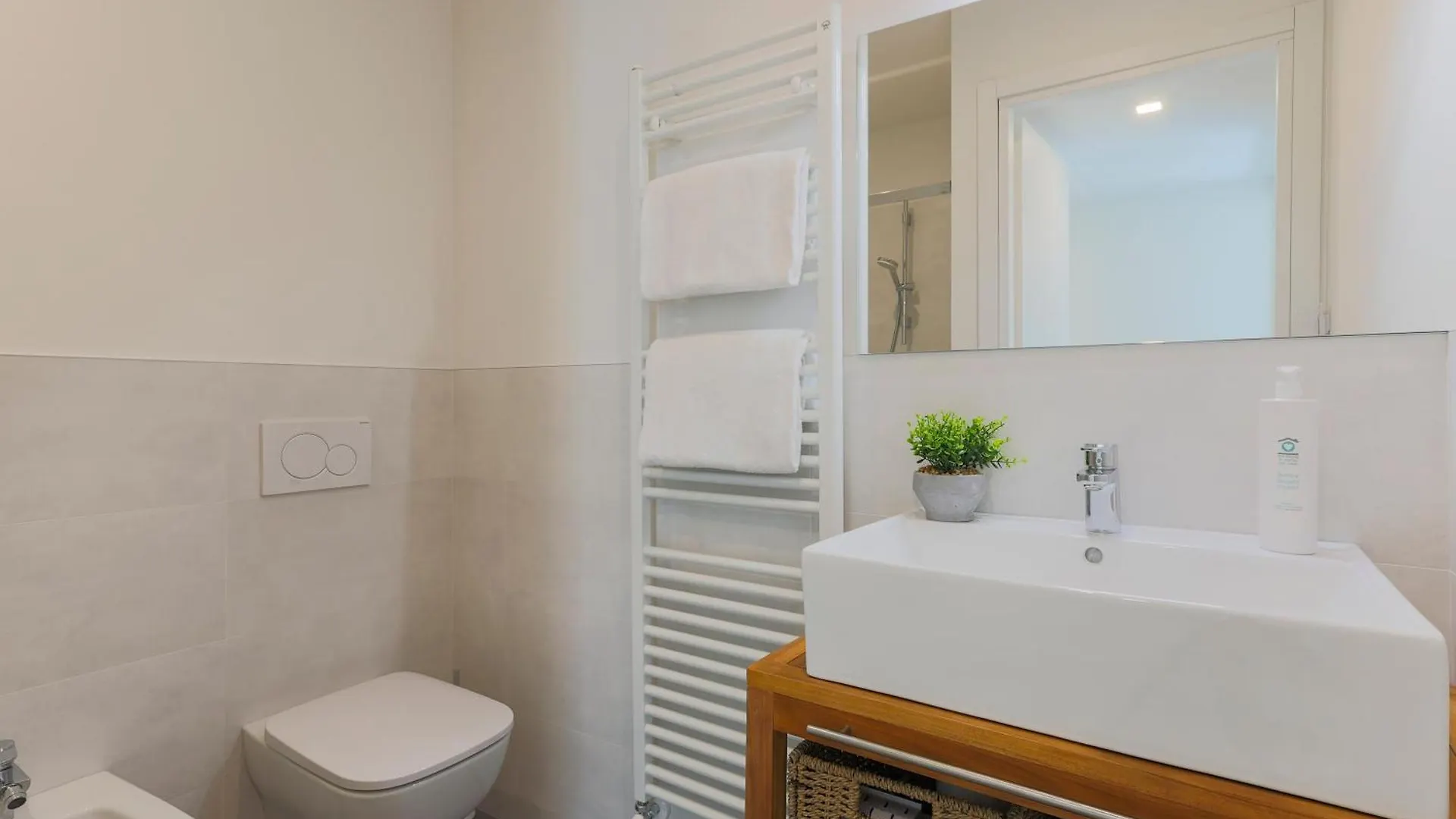 Villa Eugenia Suite - By Myhomeincomo Carate Urio Apartment
