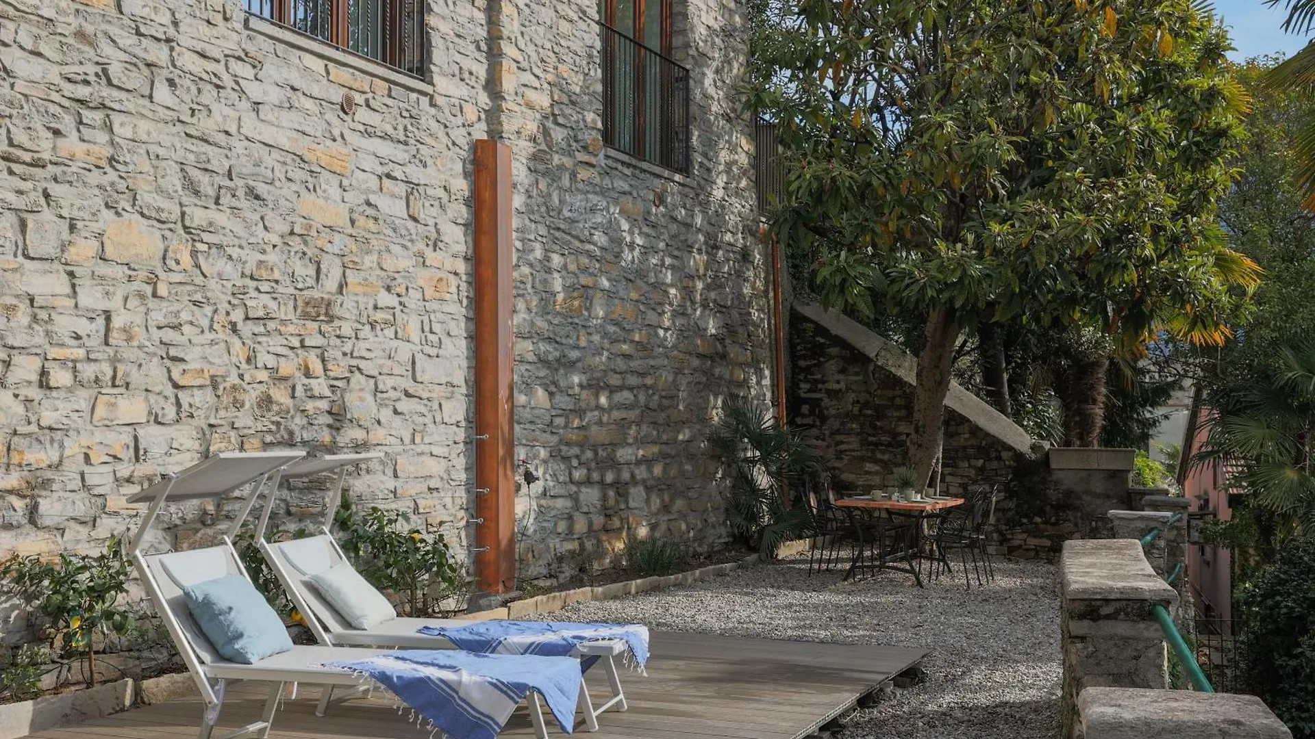 Villa Eugenia Suite - By Myhomeincomo location