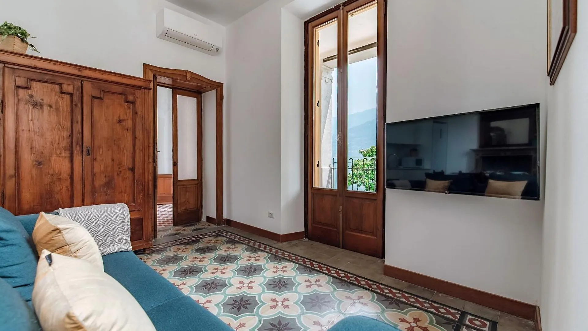 Apartment Villa Eugenia Suite - By Myhomeincomo Carate Urio Italien